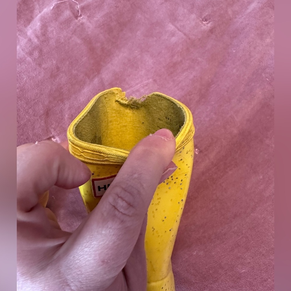 Discontinued kids Hunter Bright Yellow sparkle Waterproof Boots - Picture 5 of 8